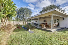 La Palma - Sleeps 11 near Downtown & Airport with Fire-pit - Parking - Patio